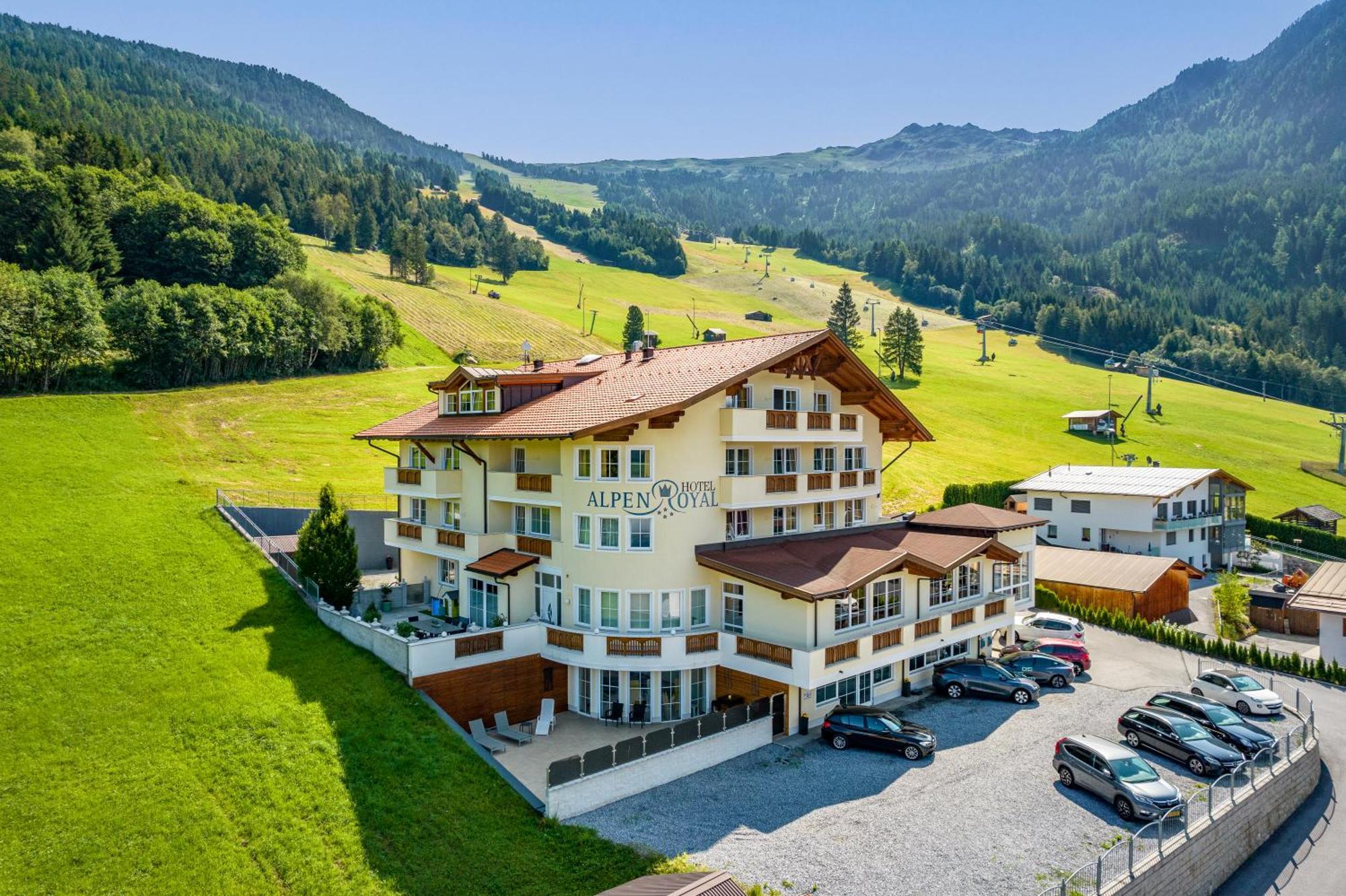 Hotel Alpen-Royal Jerzens Eksteriør billede
